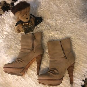 Ugg Bianca leather and suede platform boots with sheepskin 👢